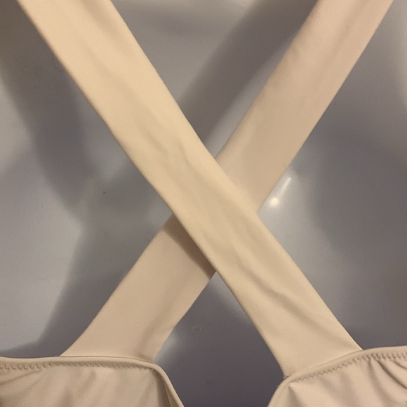 NEW White swimsuit size XL wide straps.Straps cross in back. Open weave on front - Picture 4 of 6